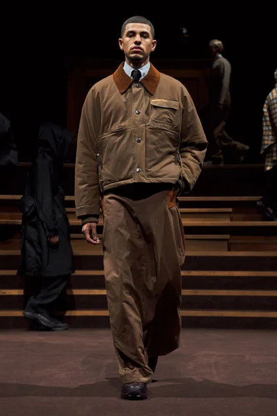Look 24